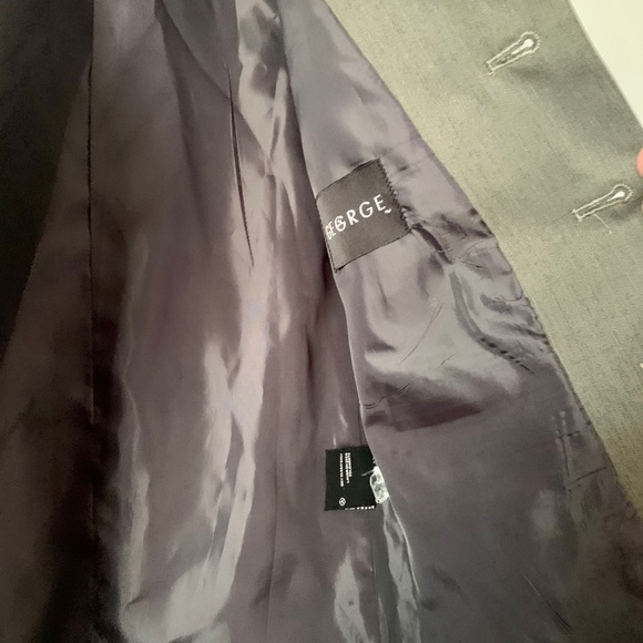 George Suit - Picture 5 of 5